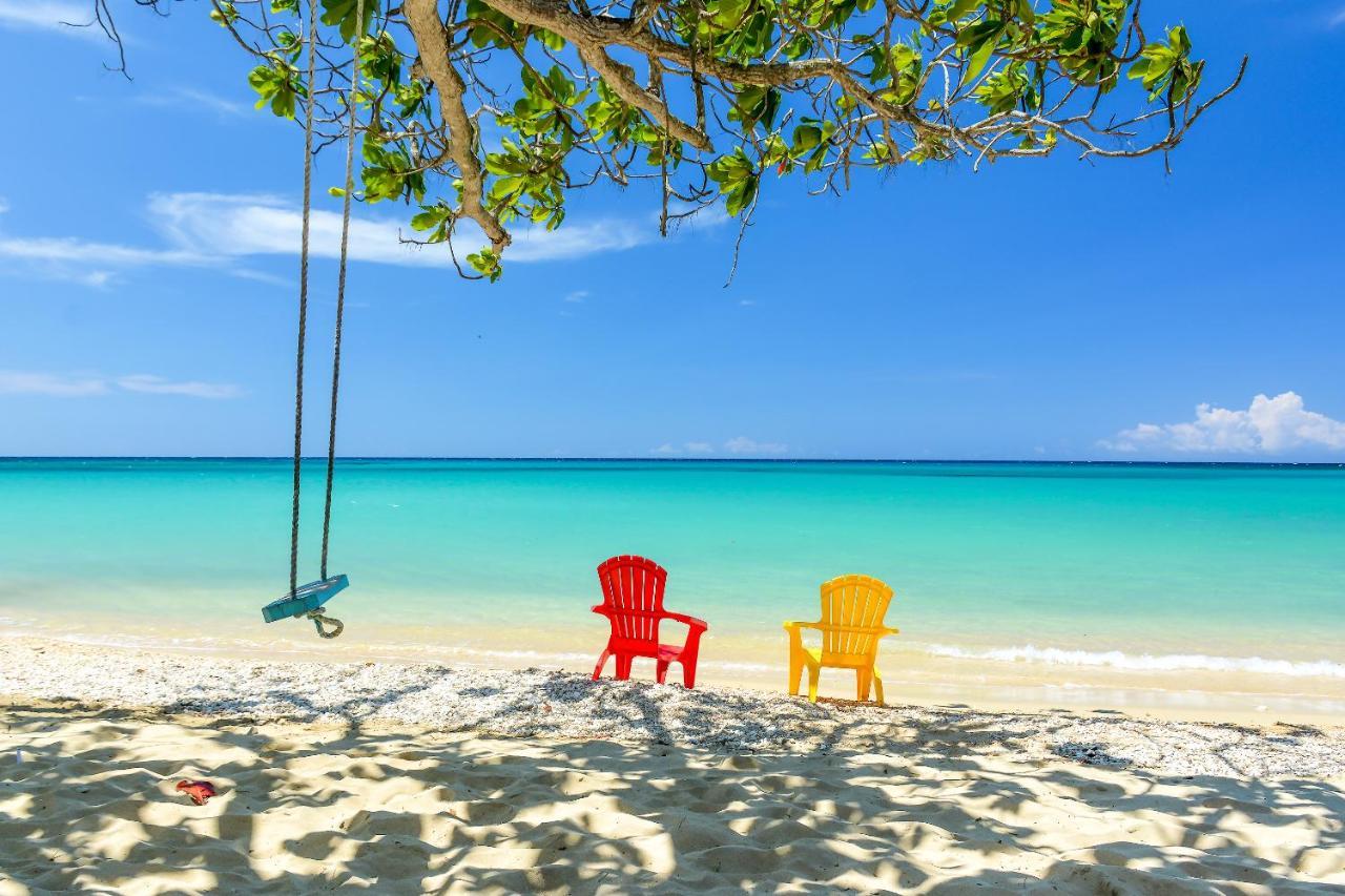 Kaz Kreol Beach Hotel Ocho Rios Bagian luar foto