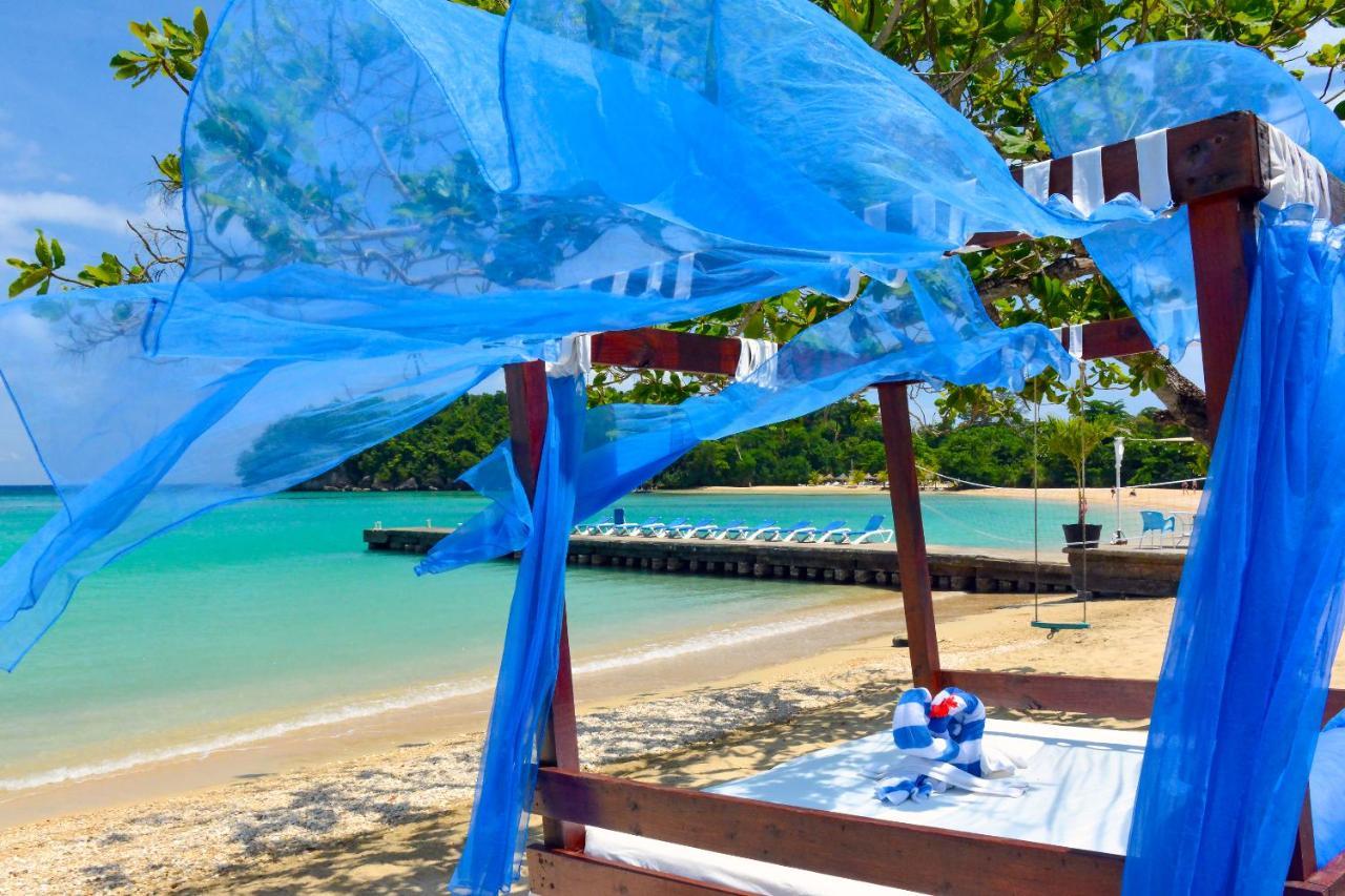 Kaz Kreol Beach Hotel Ocho Rios Bagian luar foto