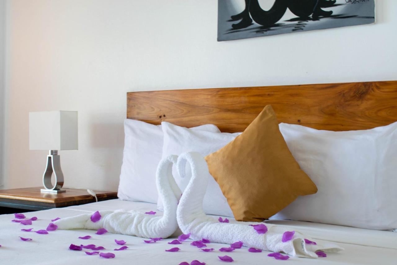 Kaz Kreol Beach Hotel Ocho Rios Bagian luar foto