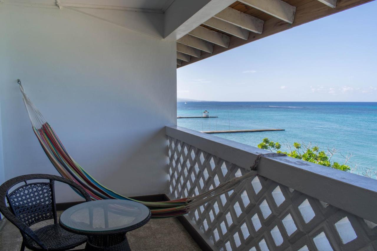 Kaz Kreol Beach Hotel Ocho Rios Bagian luar foto