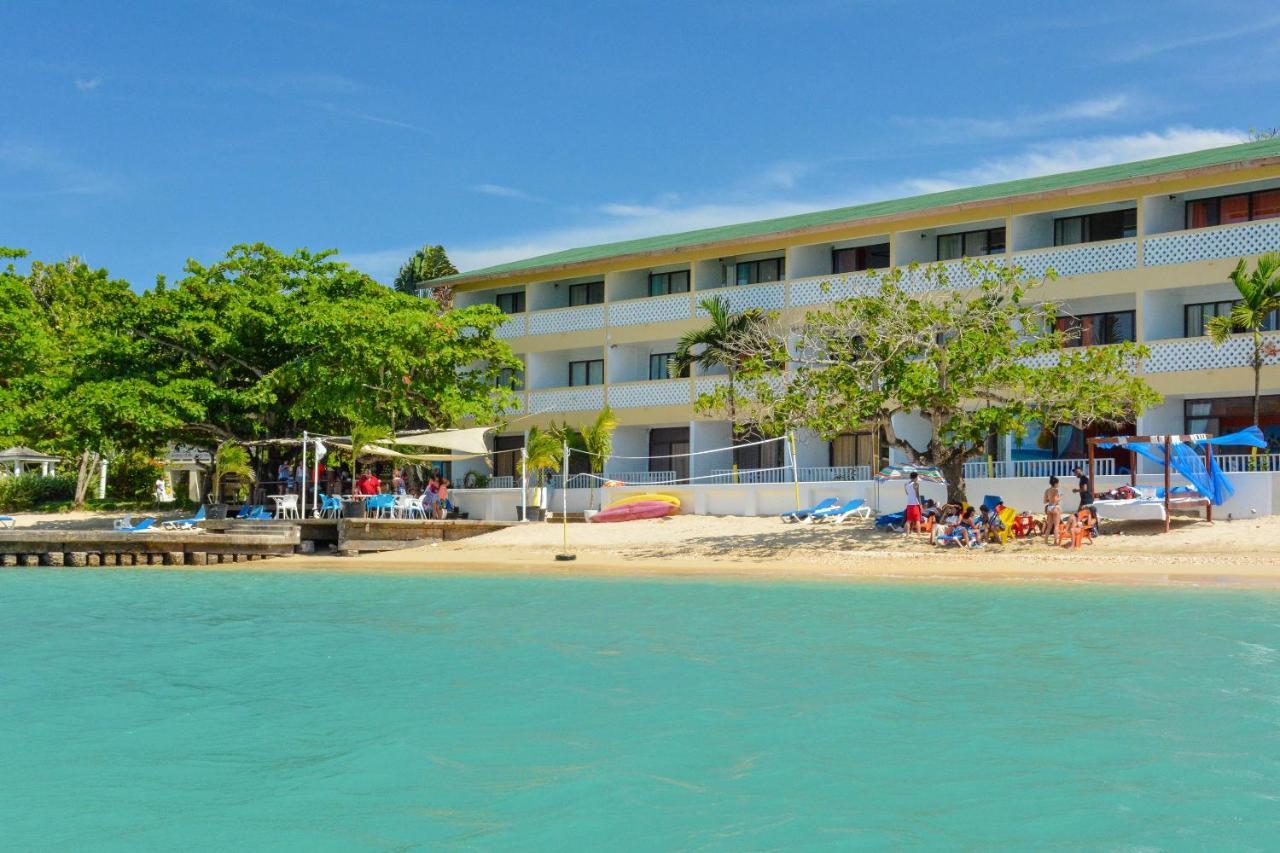 Kaz Kreol Beach Hotel Ocho Rios Bagian luar foto