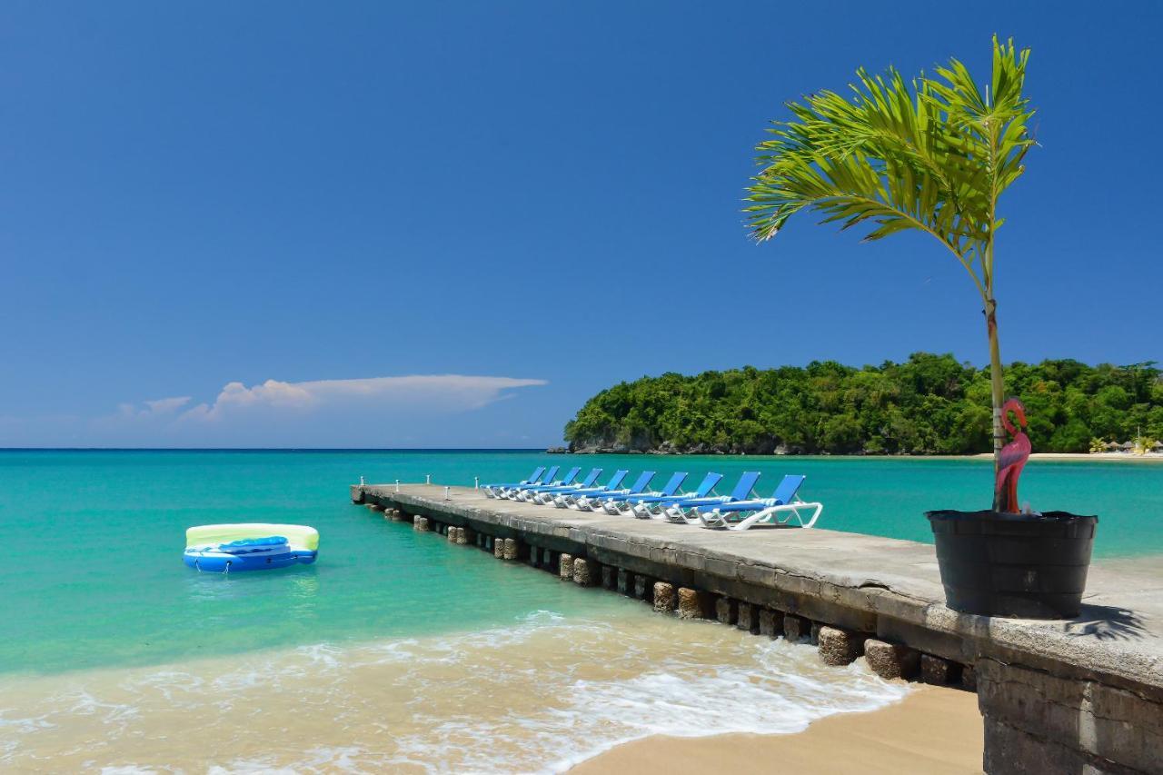 Kaz Kreol Beach Hotel Ocho Rios Bagian luar foto