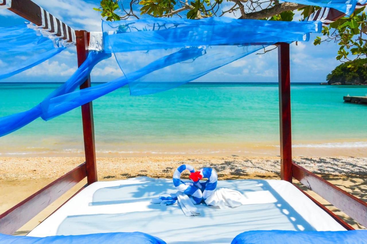 Kaz Kreol Beach Hotel Ocho Rios Bagian luar foto