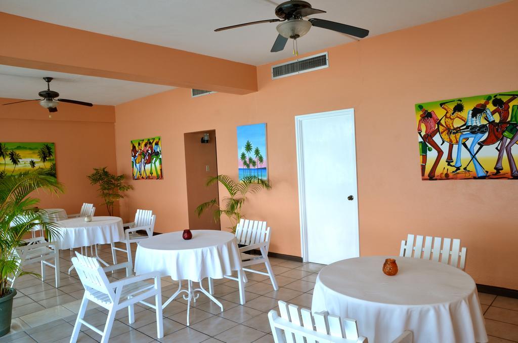 Kaz Kreol Beach Hotel Ocho Rios Bagian luar foto