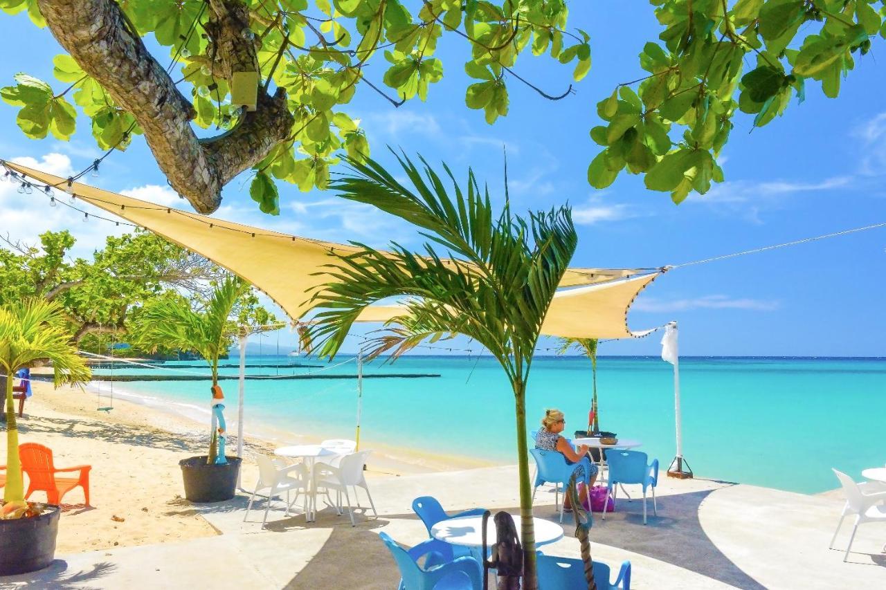 Kaz Kreol Beach Hotel Ocho Rios Bagian luar foto