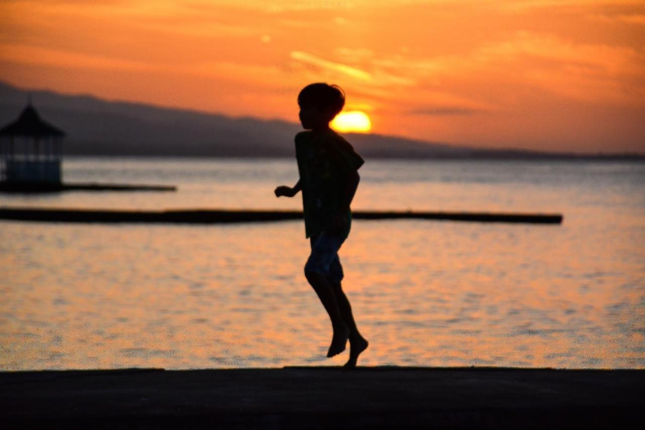 Kaz Kreol Beach Hotel Ocho Rios Bagian luar foto