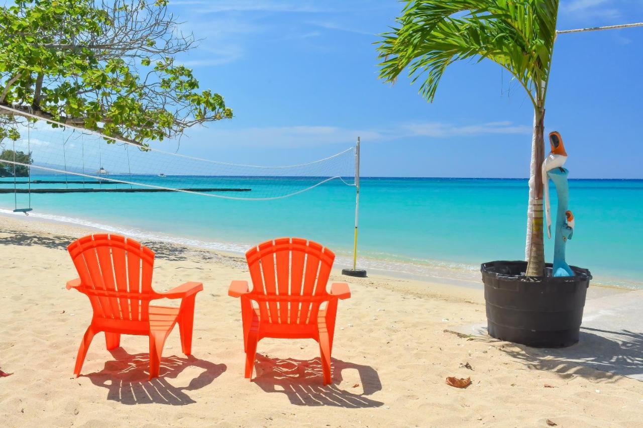 Kaz Kreol Beach Hotel Ocho Rios Bagian luar foto