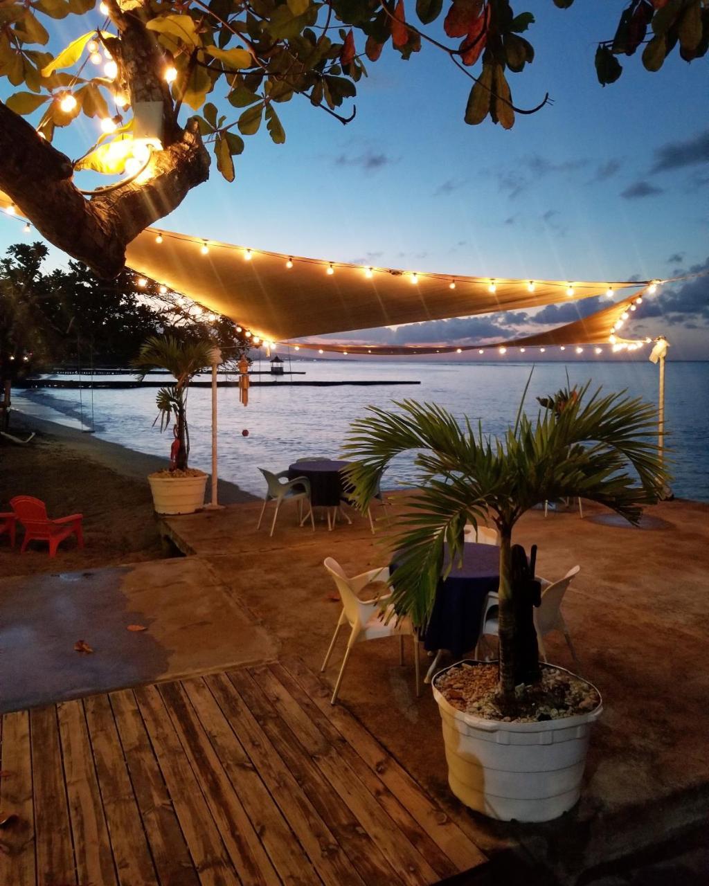 Kaz Kreol Beach Hotel Ocho Rios Bagian luar foto