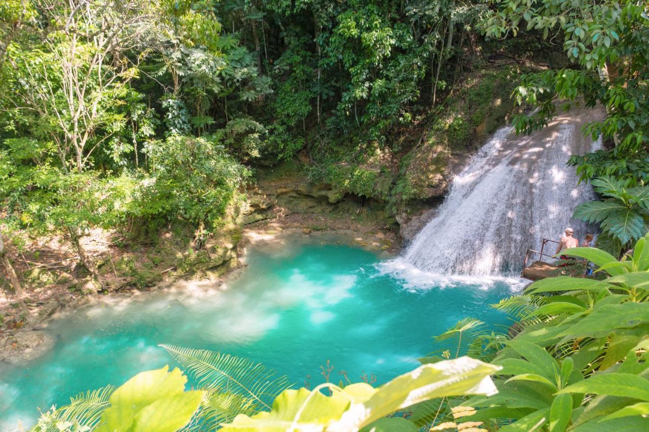Kaz Kreol Beach Hotel Ocho Rios Bagian luar foto