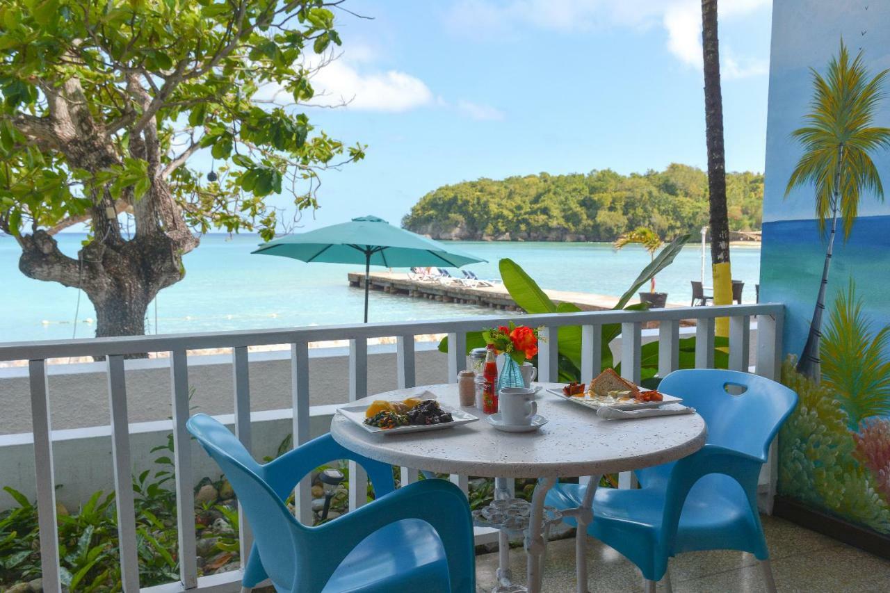 Kaz Kreol Beach Hotel Ocho Rios Bagian luar foto